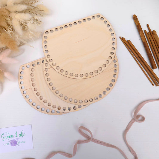 Wooden base for crochet basket with flat edge