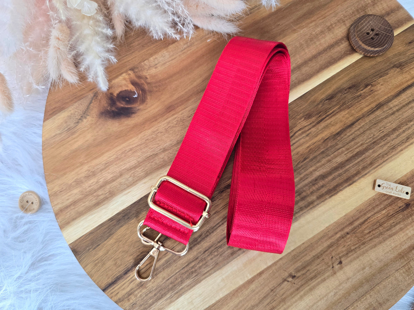 Bag straps plain with golden hardware