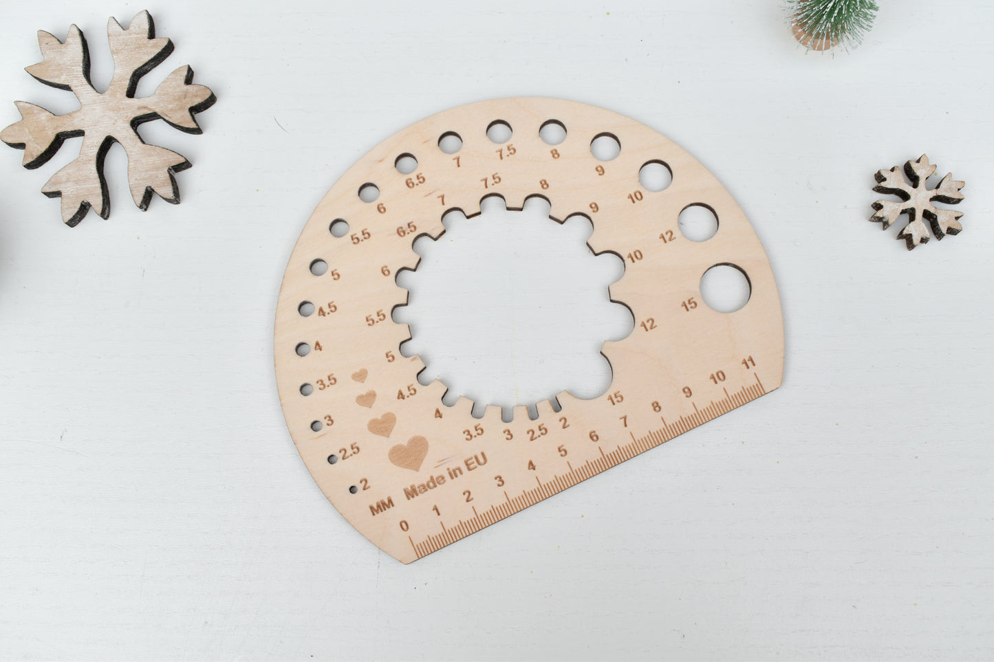Large knitting needle gauge with ruler