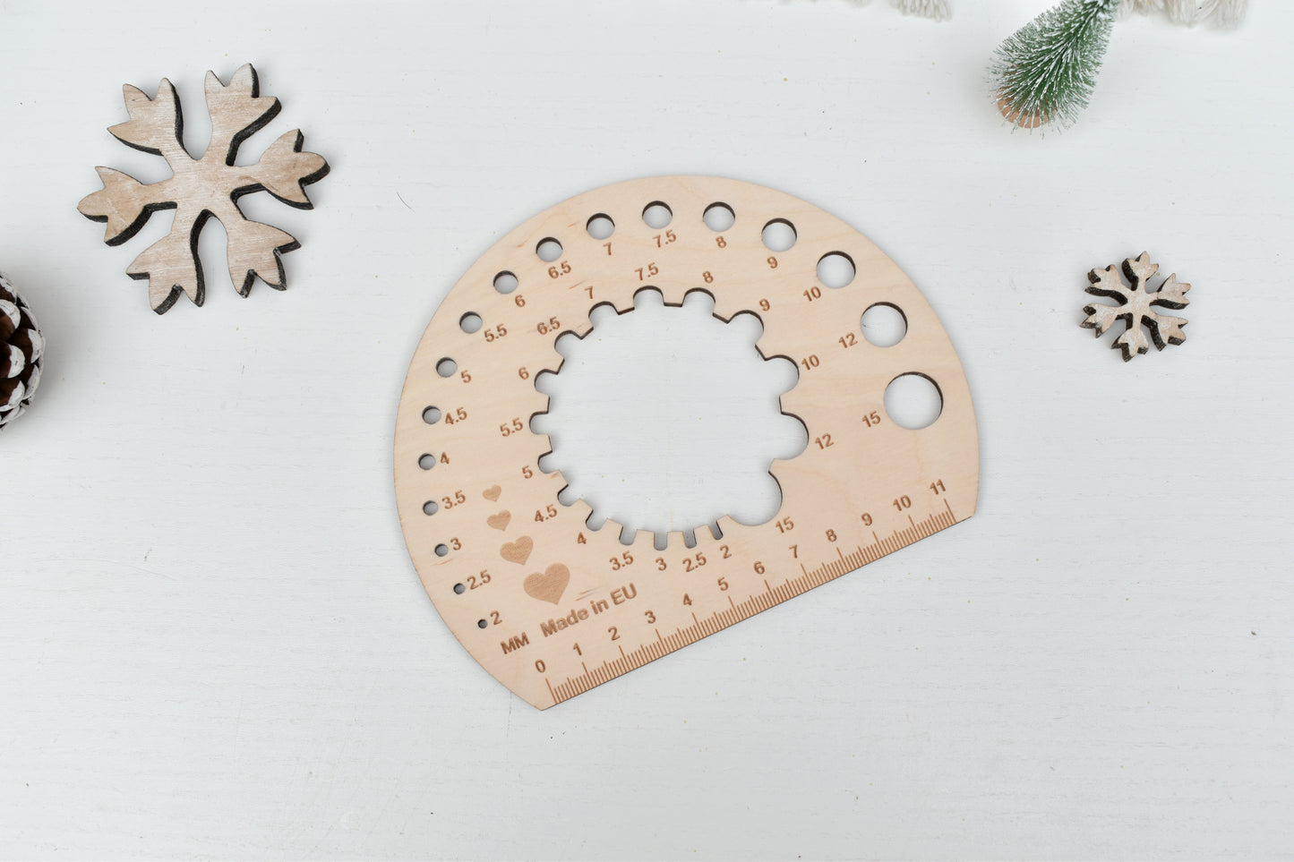 Large knitting needle gauge with ruler