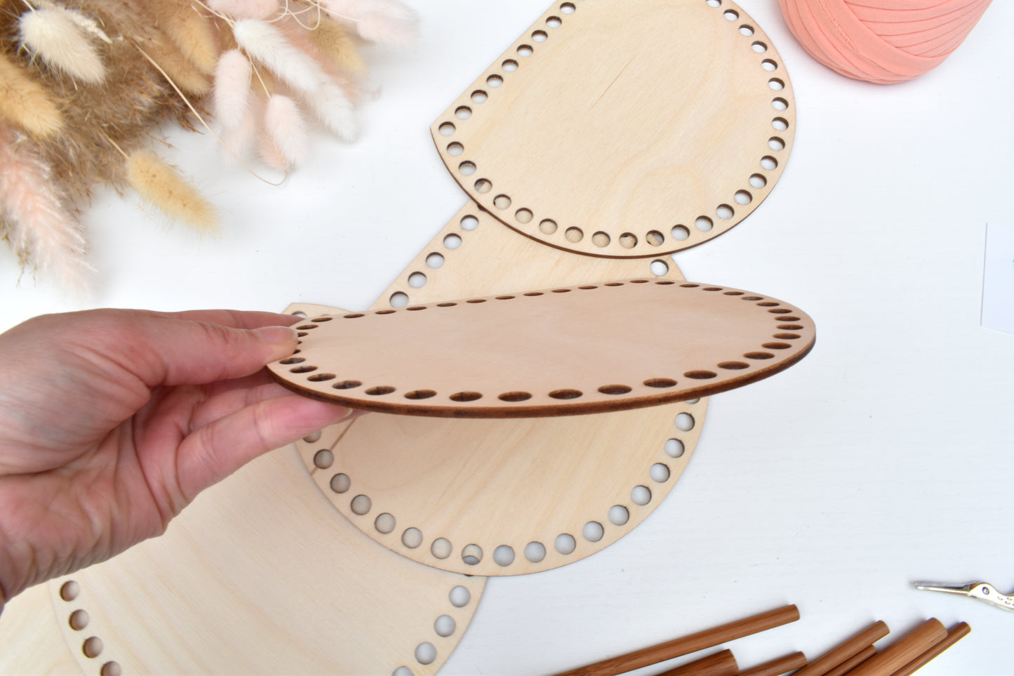 Wooden base for crochet basket with flat edge