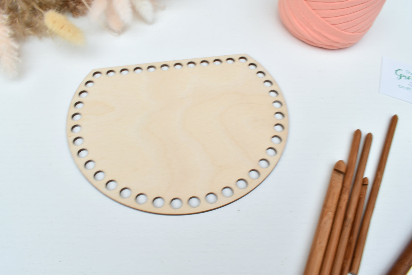 Wooden base for crochet basket with flat edge