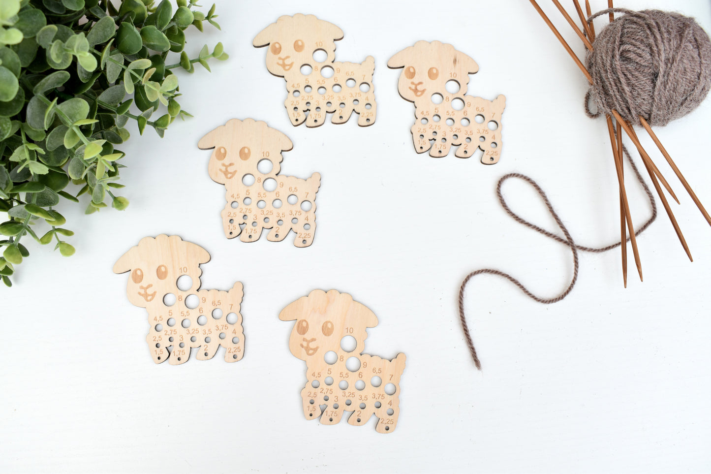Sheep knitting needle gauge