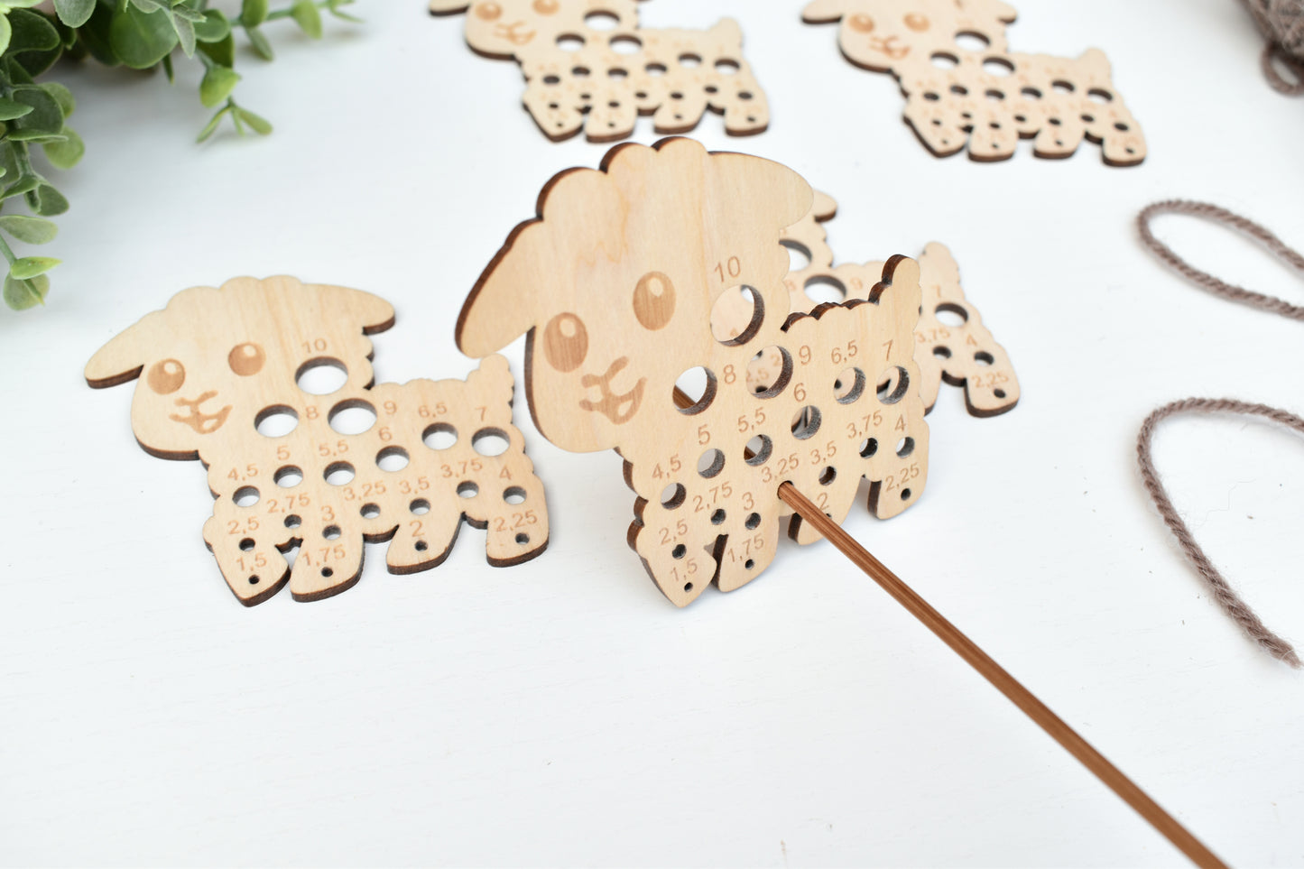 Sheep knitting needle gauge