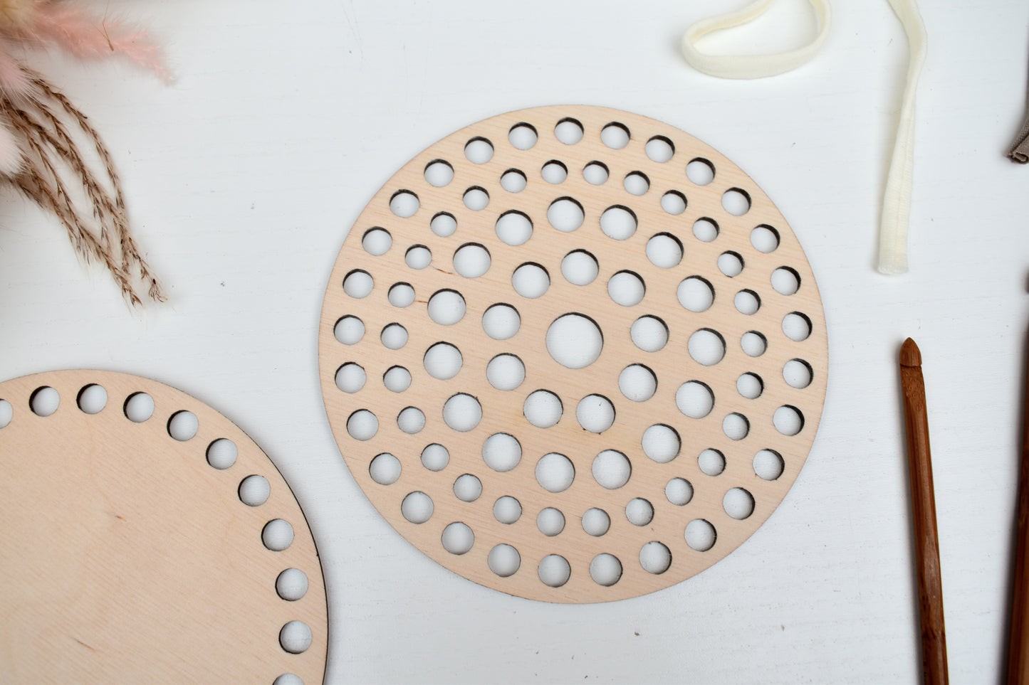Set of circular wooden top&bottom for crochet basket