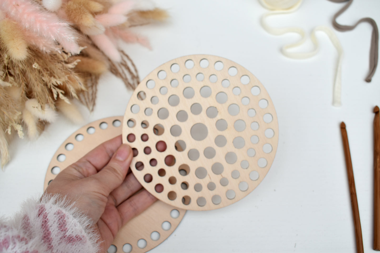 Set of circular wooden top&bottom for crochet basket