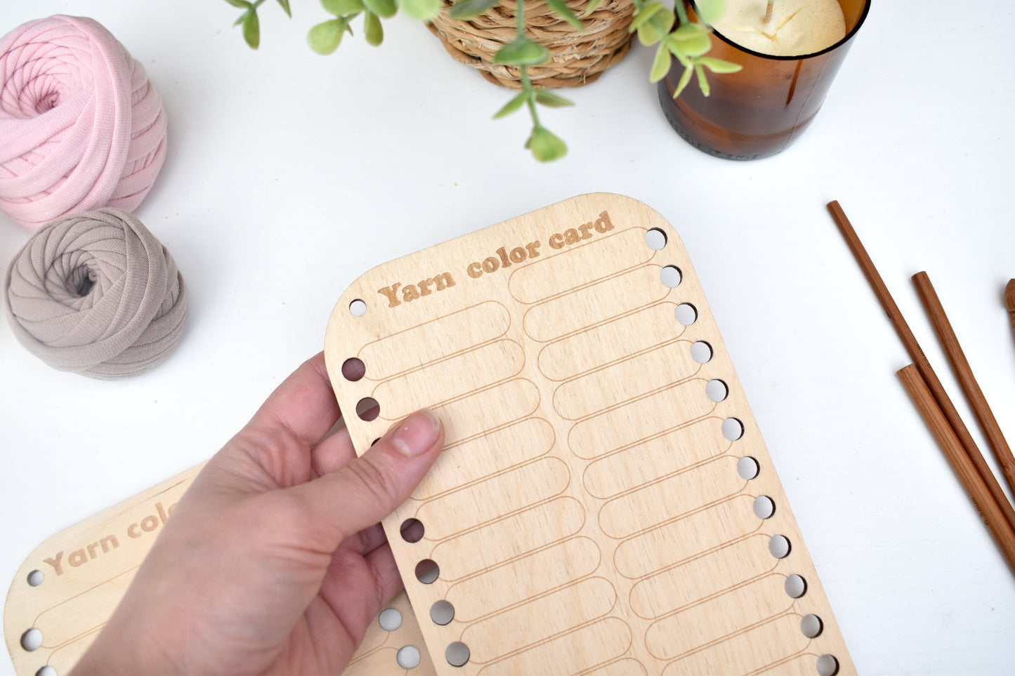 Reusable wooden yarn colour card with 4 options