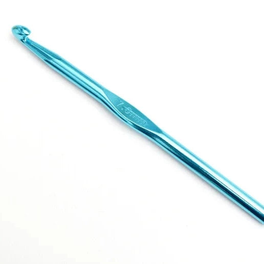 Metal crochet hook: Various sizes 3mm to 10mm