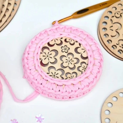 Wooden base Flower Power Design