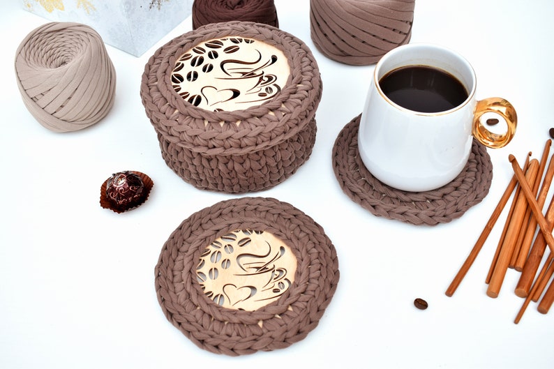Wooden base coffee lovers design