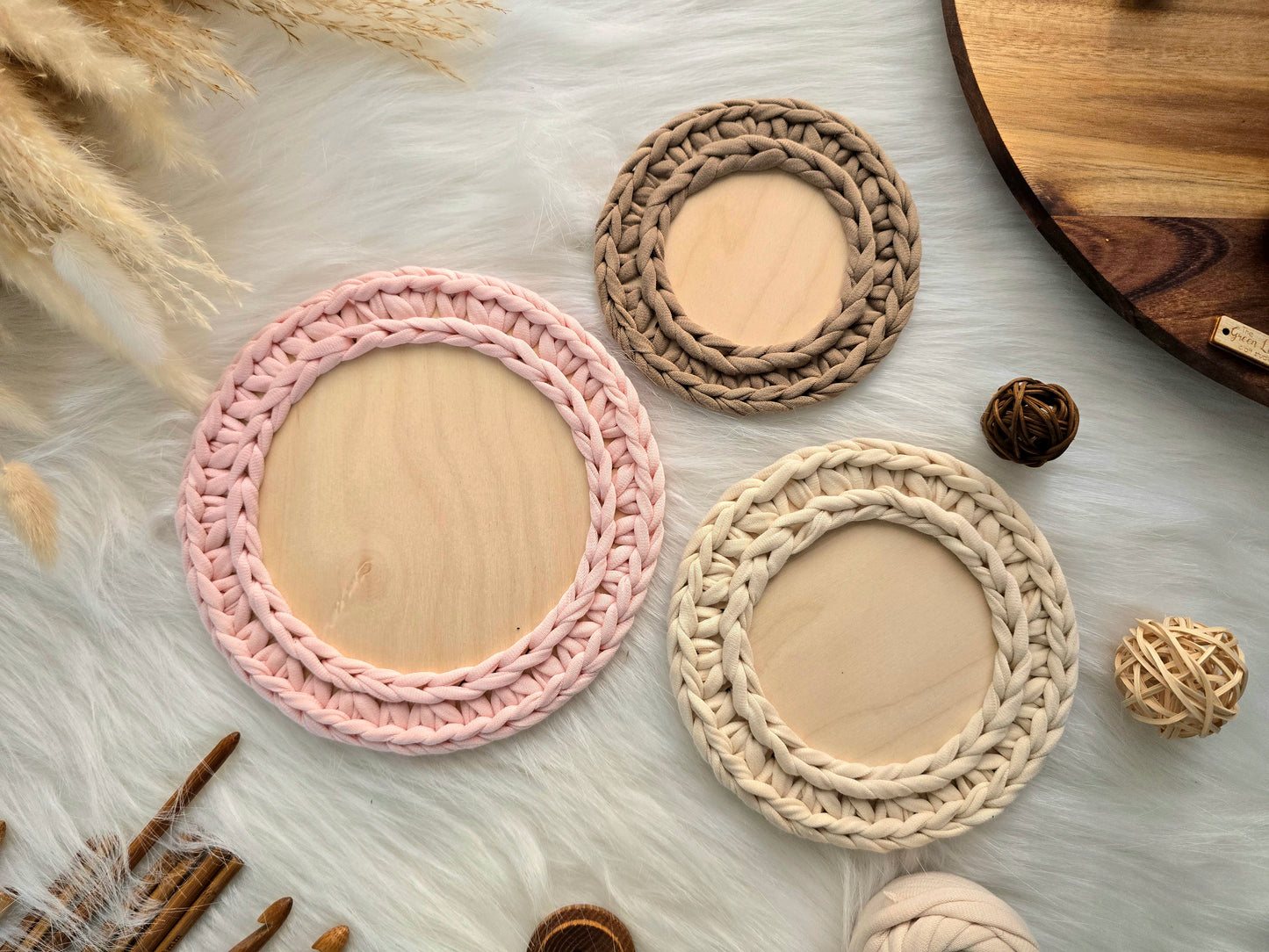 Circular wooden base: Various sizes with 8mm holes for making baskets Suitable for Tshirt yarn or 5mm cord