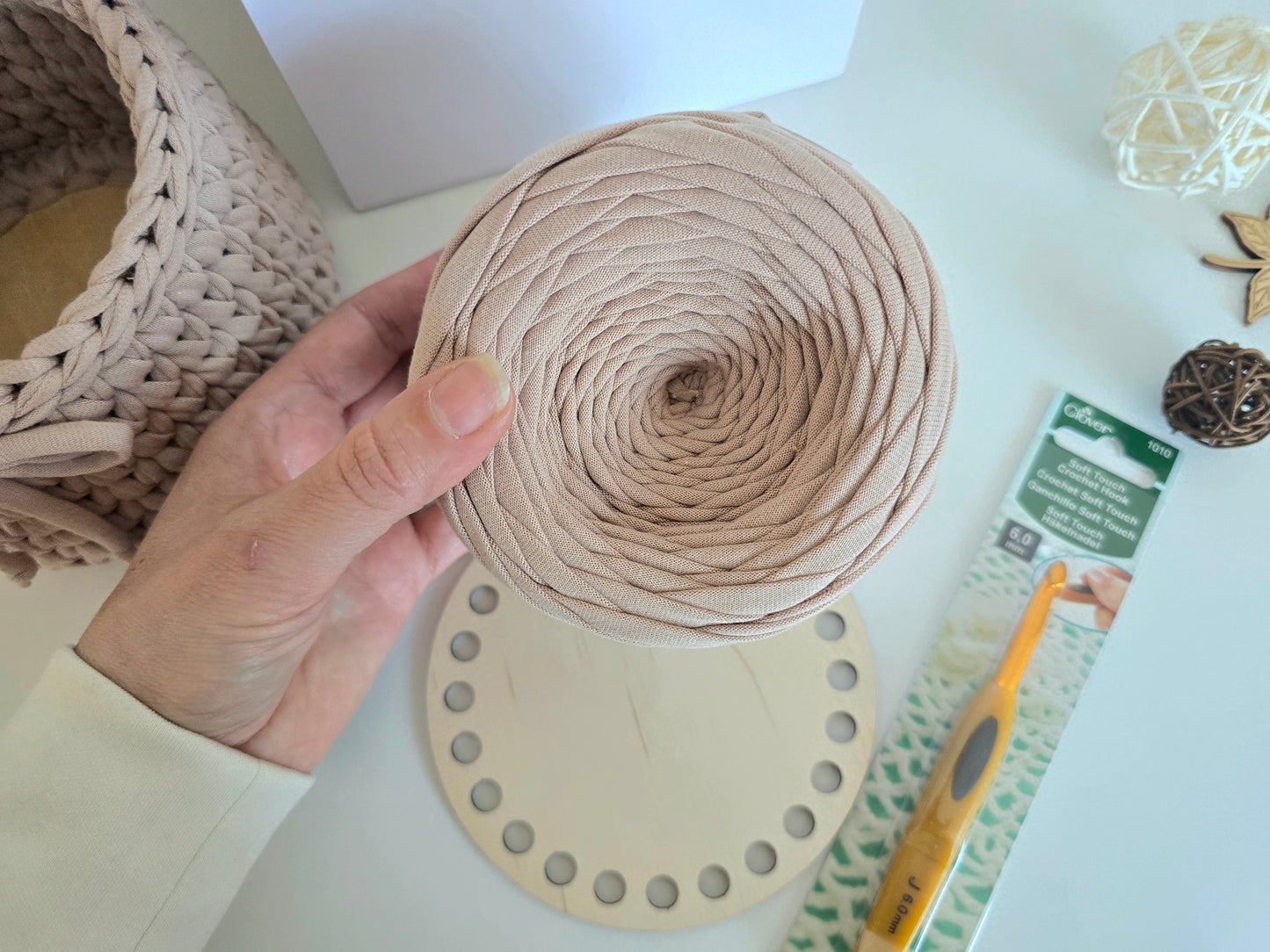 Small Crochet Basket Kit - Waistcoat Stitch