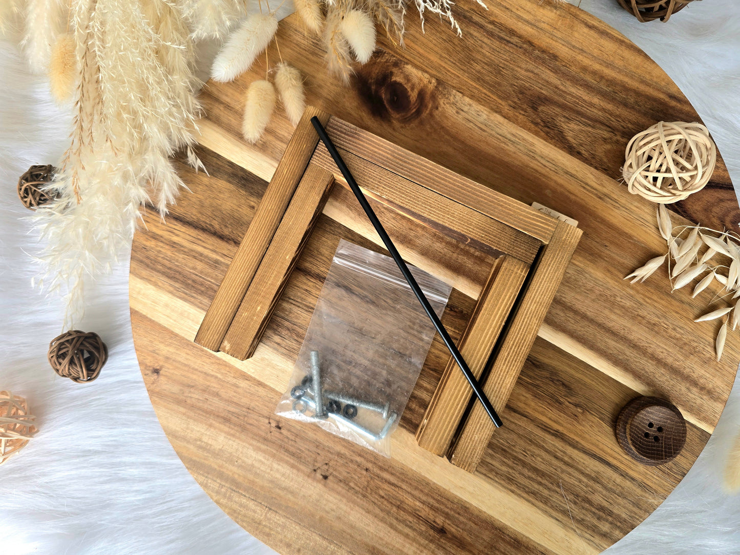 Wooden yarn holder