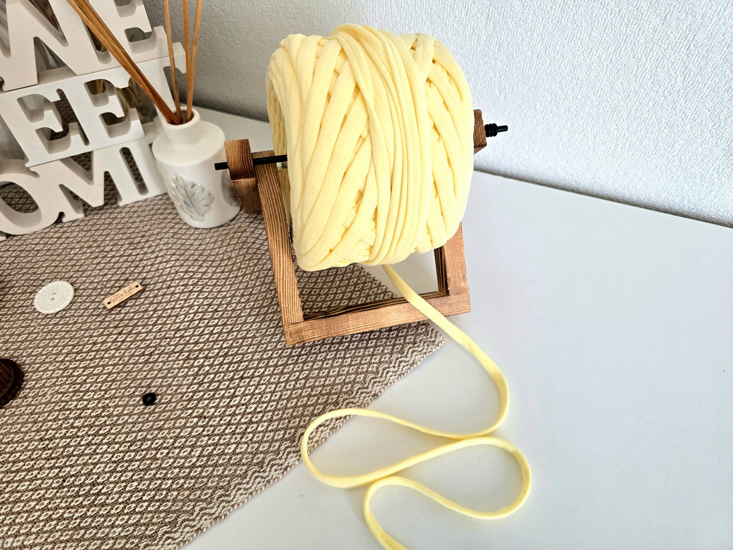 Wooden yarn holder
