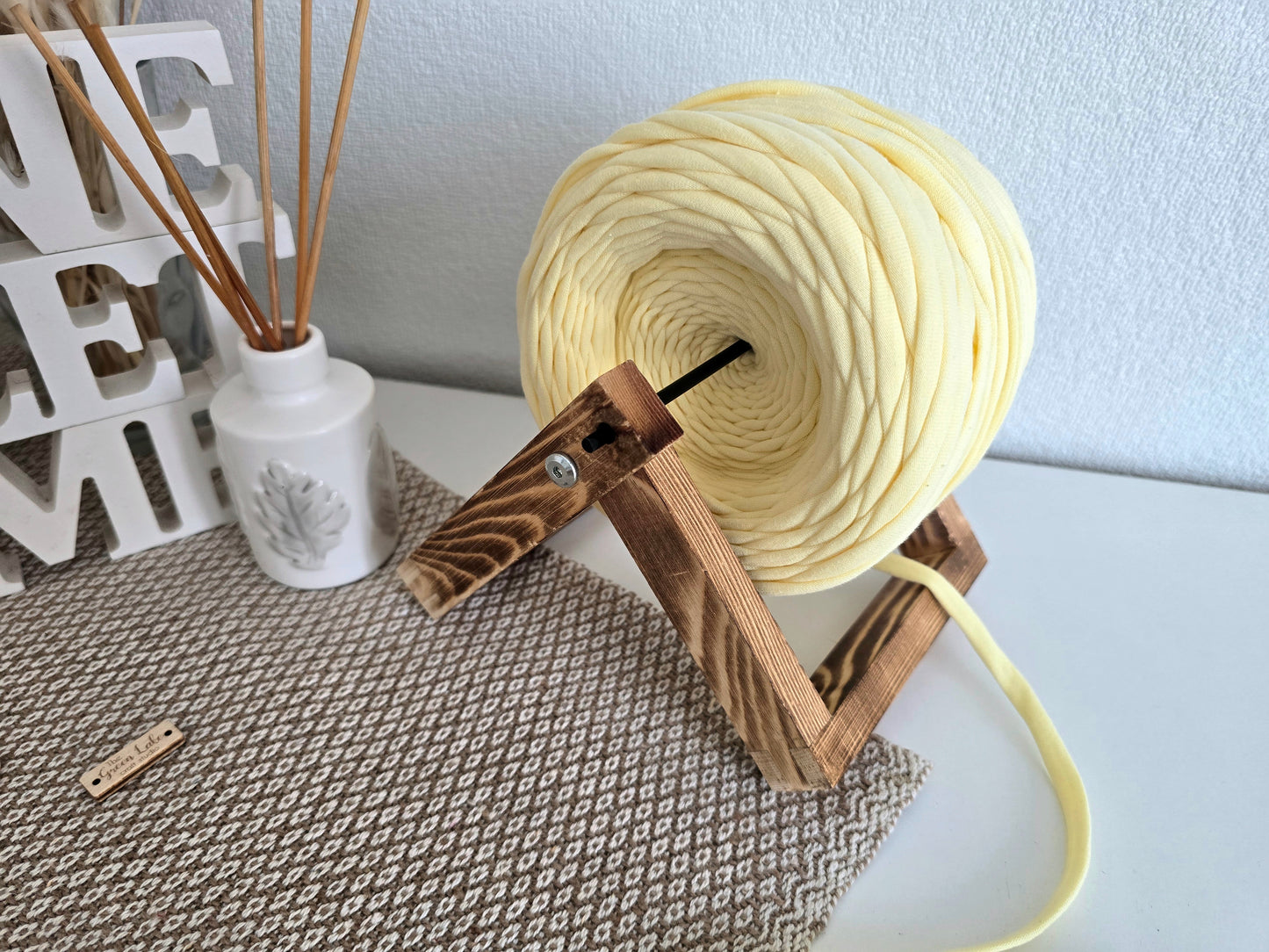 Wooden yarn holder