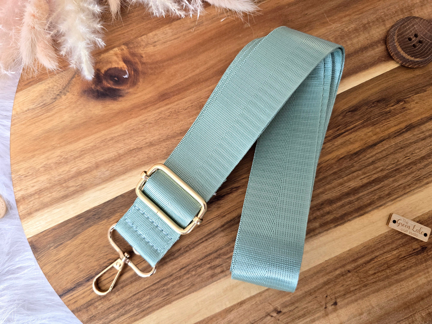 Bag straps plain with golden hardware