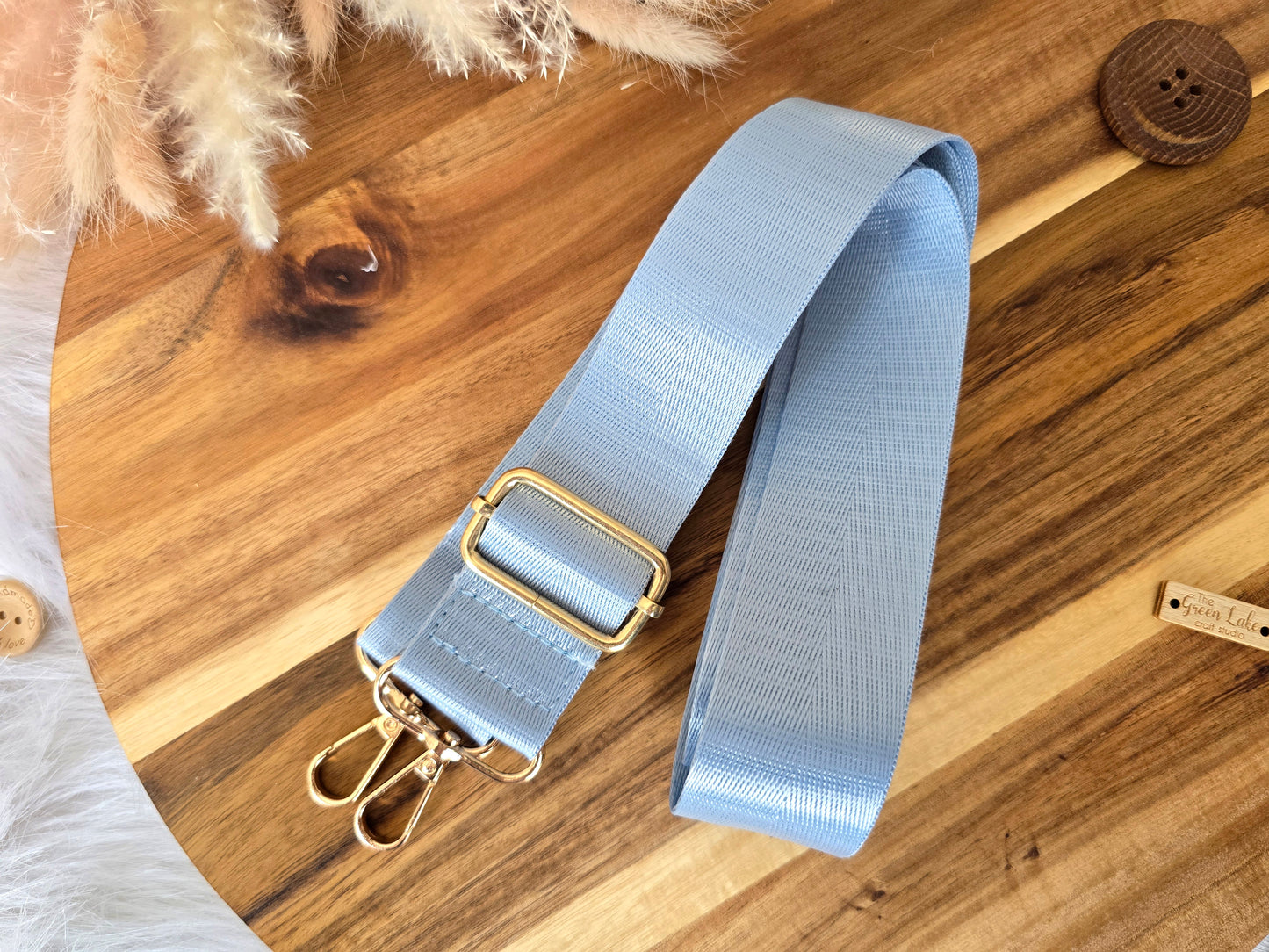 Bag straps plain with golden hardware