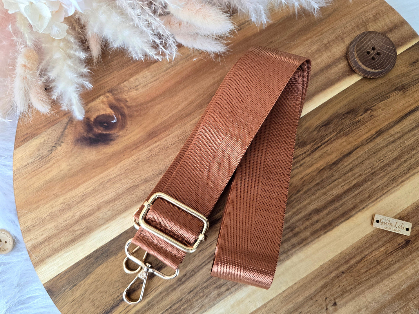 Bag straps plain with golden hardware