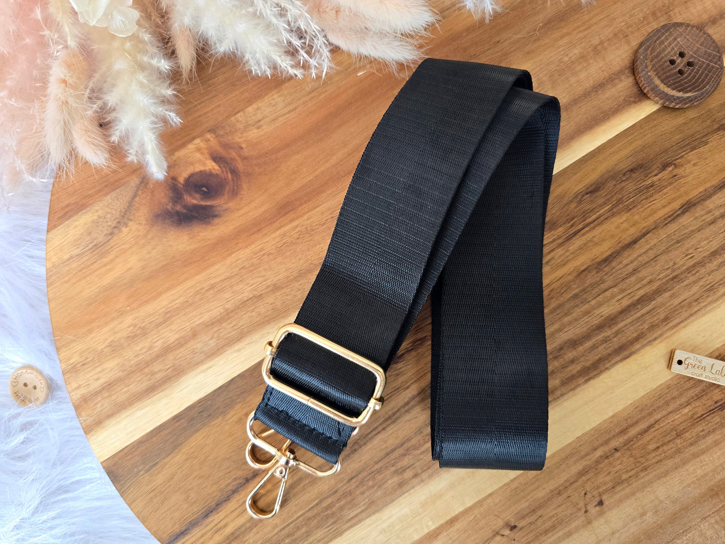 Bag straps plain with golden hardware