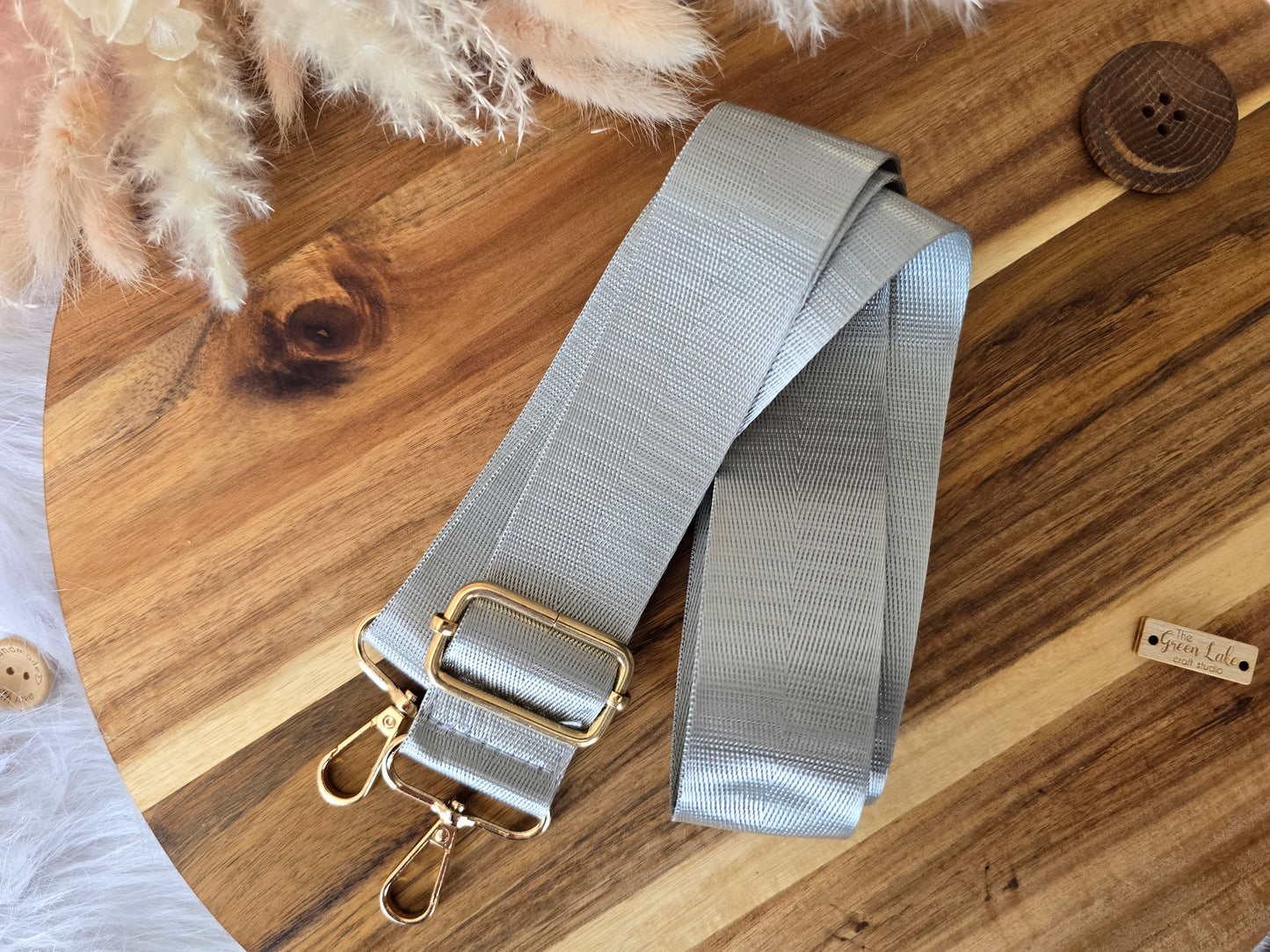 Bag straps plain with golden hardware