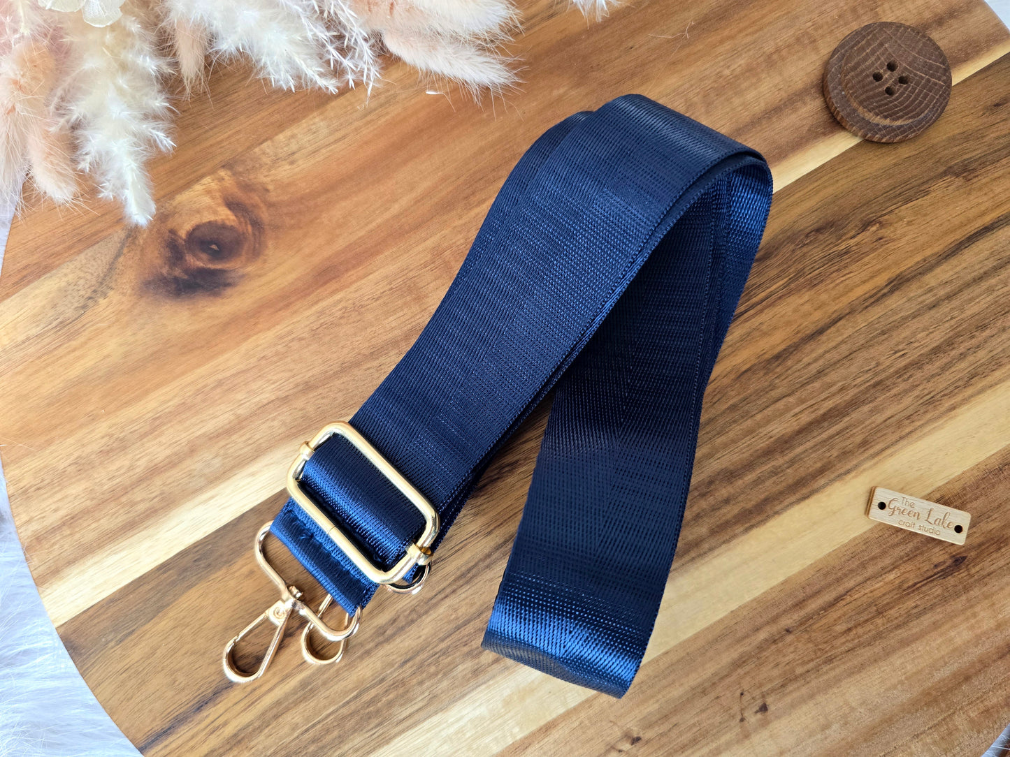Bag straps plain with golden hardware