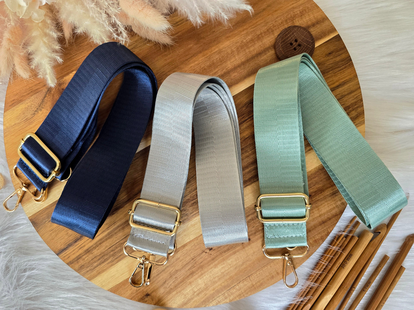 Bag straps plain with golden hardware