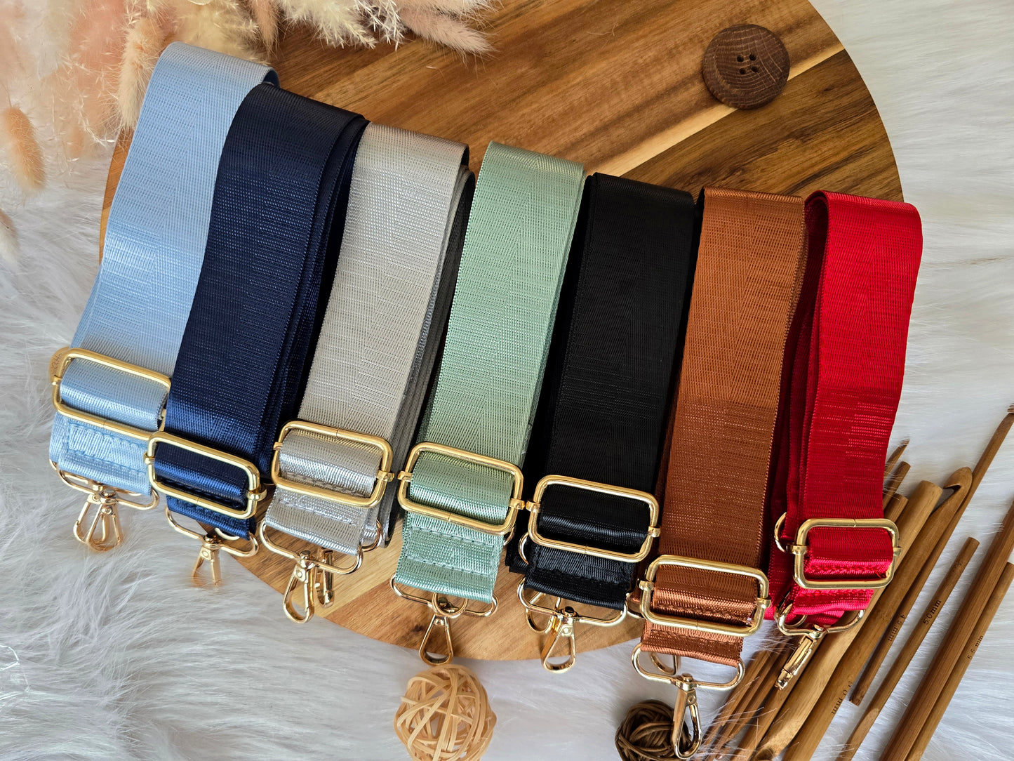 Bag straps plain with golden hardware