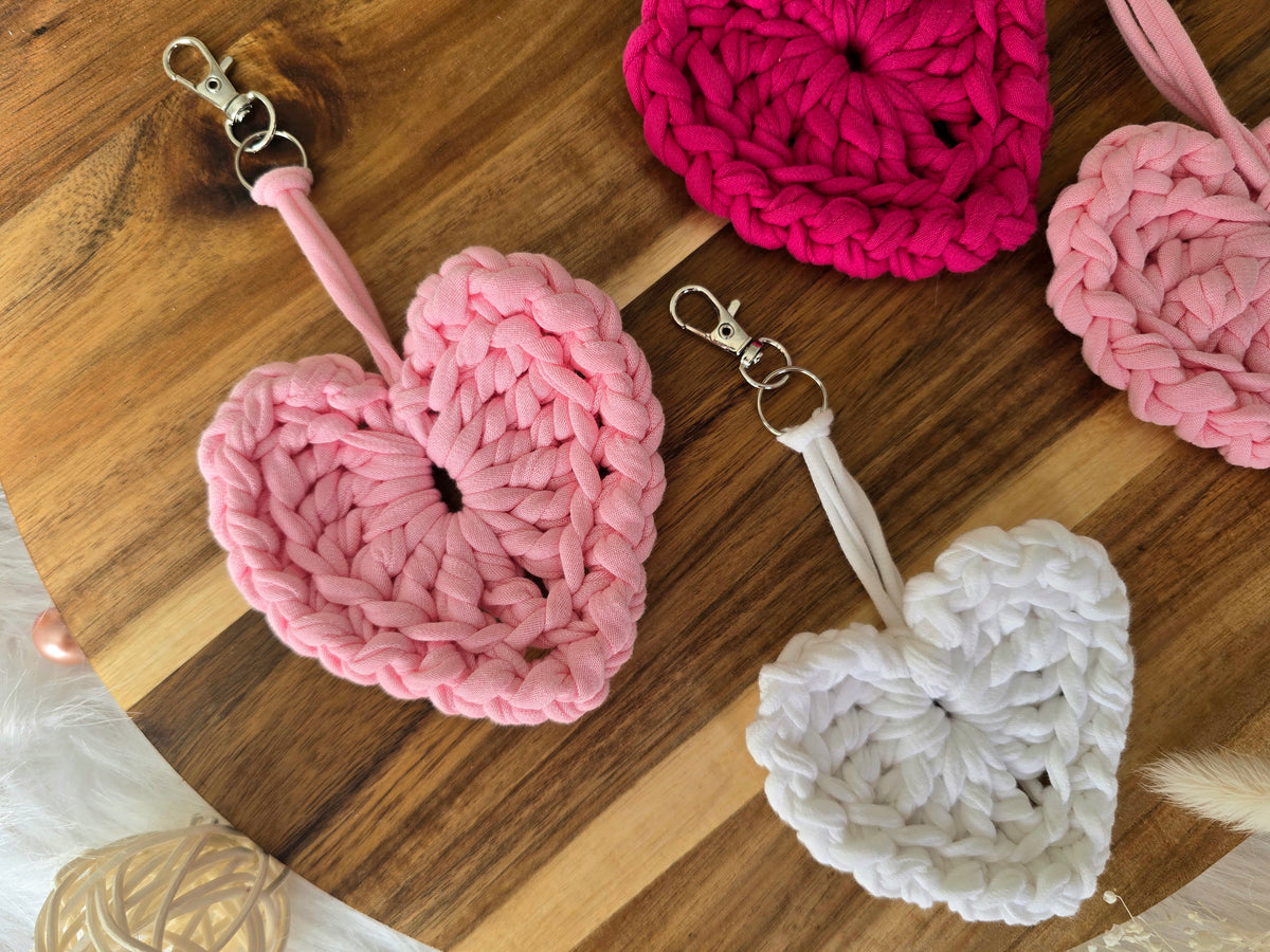 Heart keyring/bagcharm crochet DIY Kit - make 2