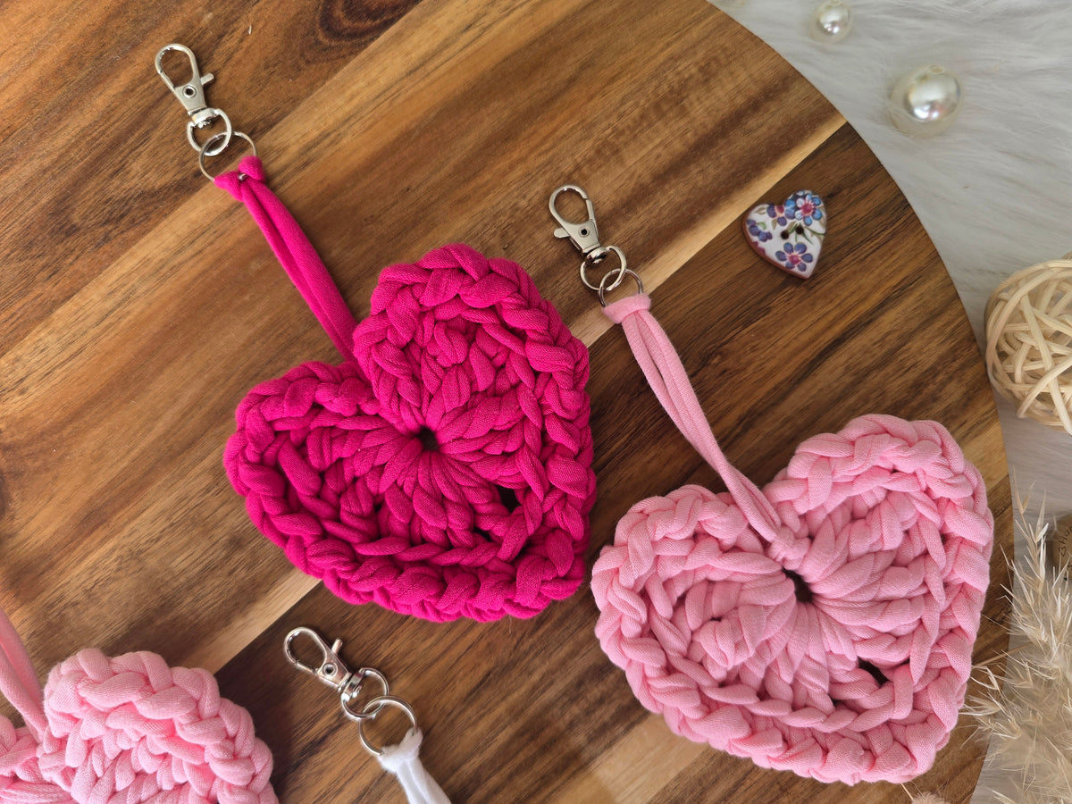 Heart keyring/bagcharm crochet DIY Kit - make 2
