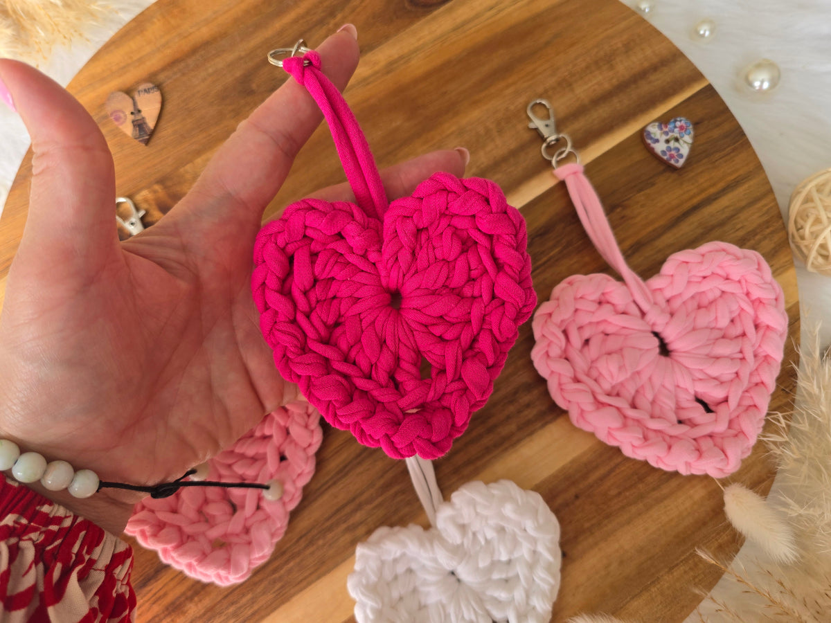 Heart keyring/bagcharm crochet DIY Kit - make 2