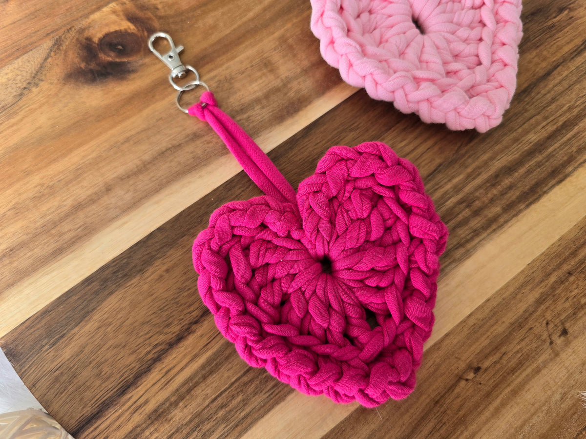 Heart keyring/bagcharm crochet DIY Kit - make 2