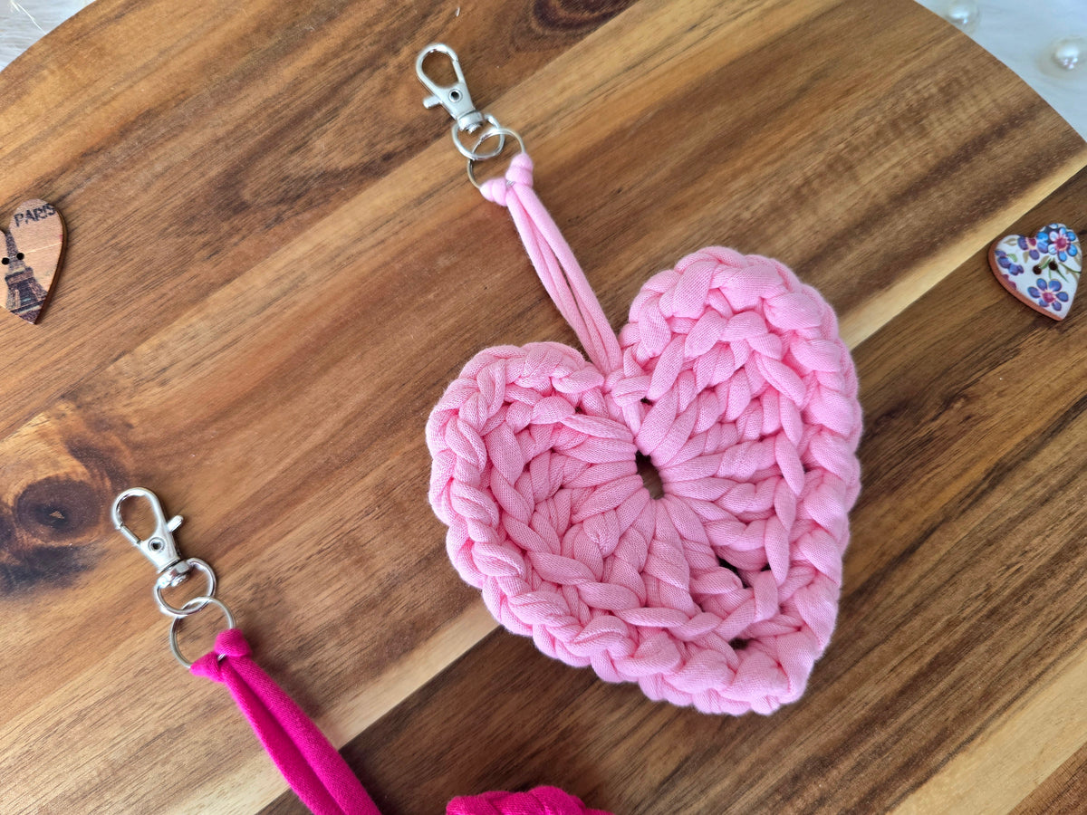 Heart keyring/bagcharm crochet DIY Kit - make 2