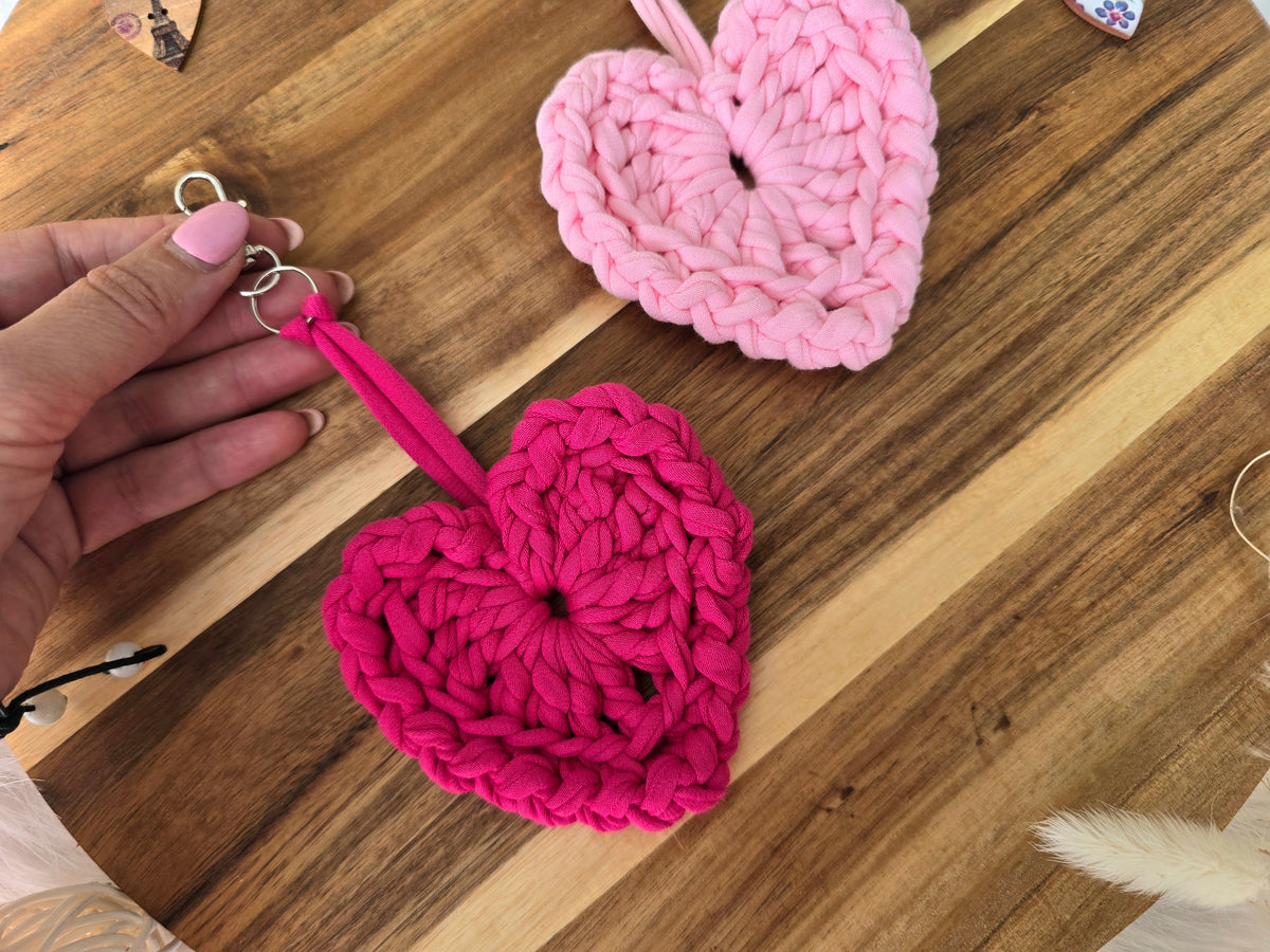 Heart keyring/bagcharm crochet DIY Kit - make 2