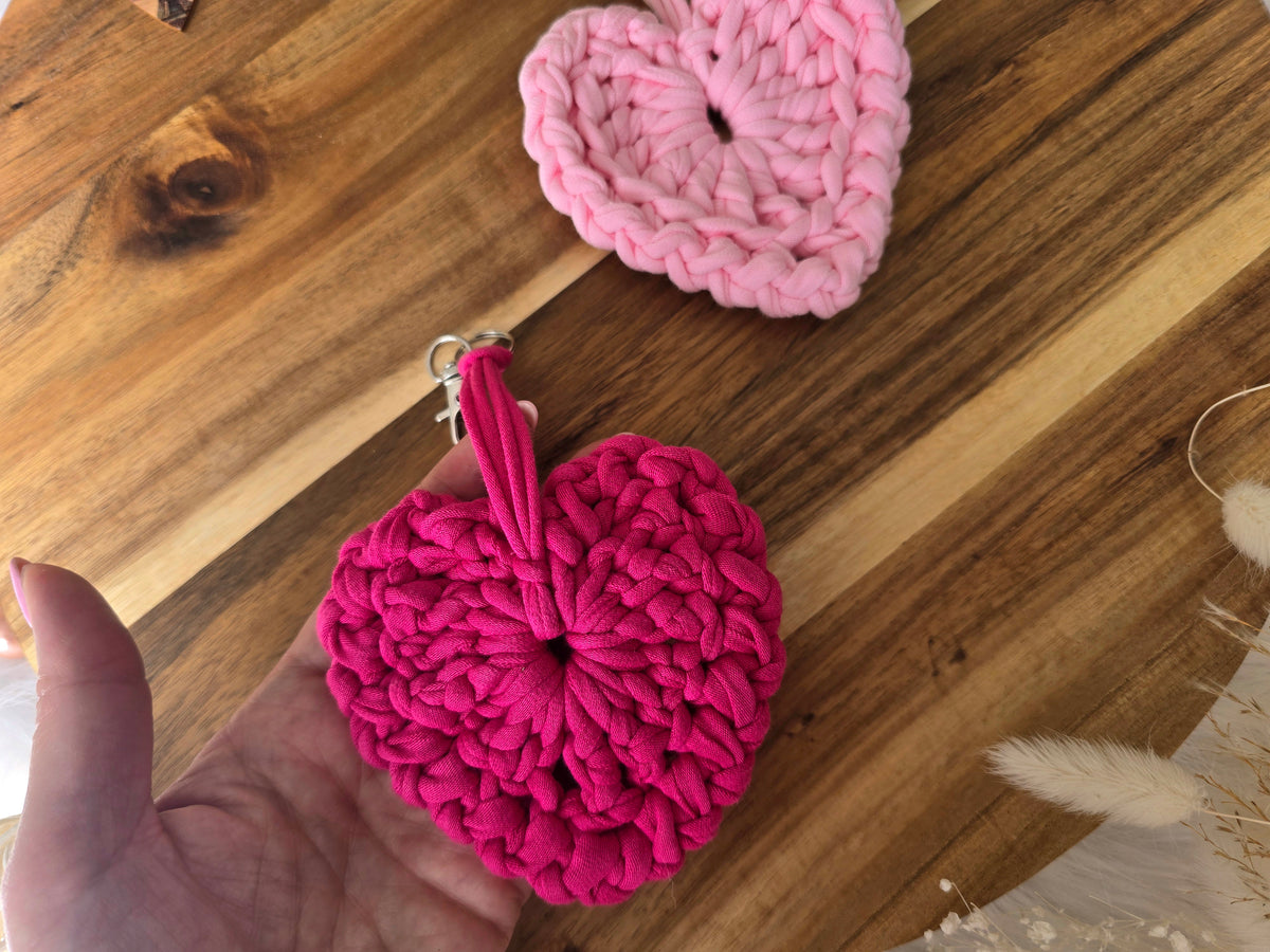 Heart keyring/bagcharm crochet DIY Kit - make 2