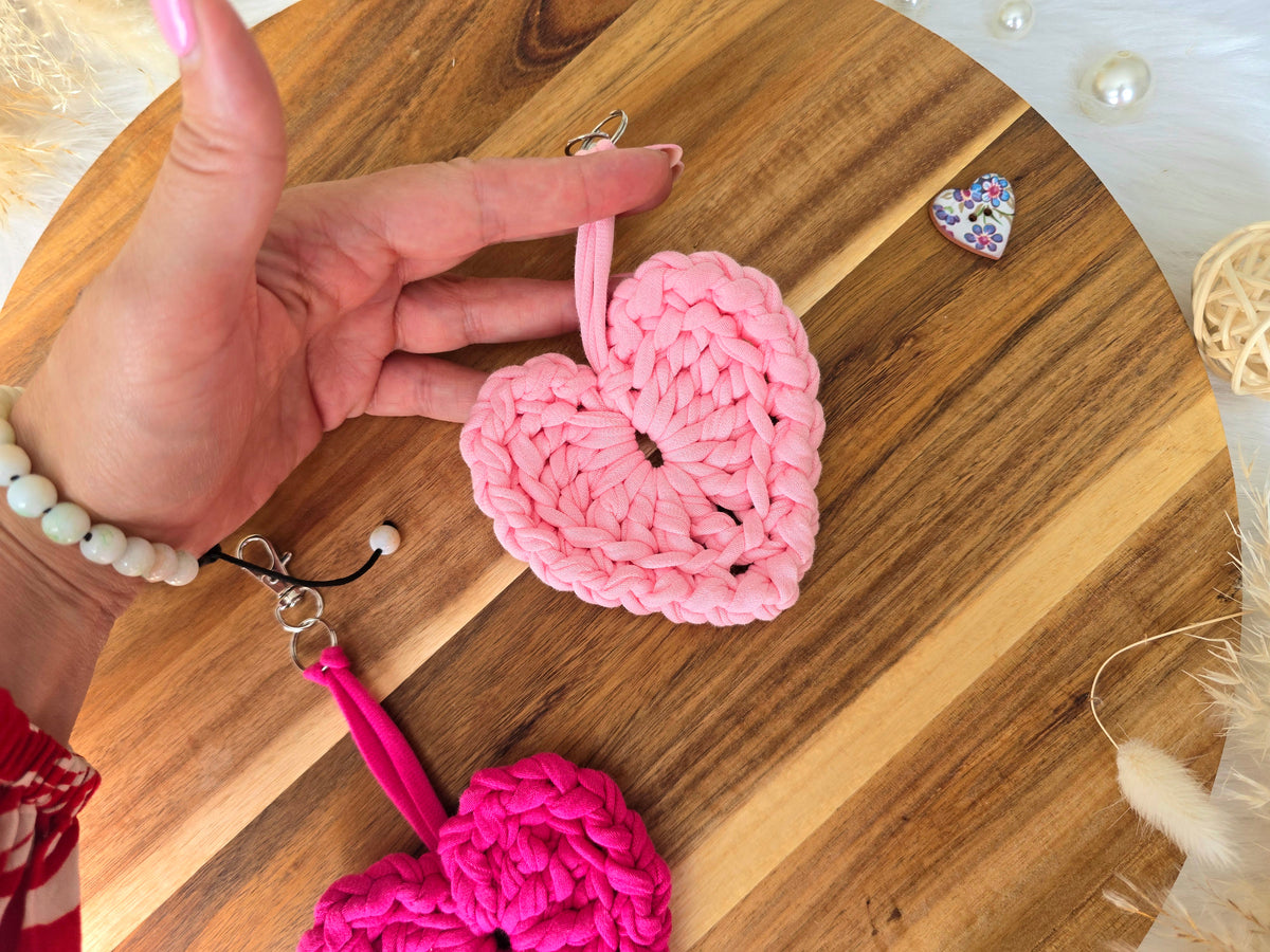 Heart keyring/bagcharm crochet DIY Kit - make 2