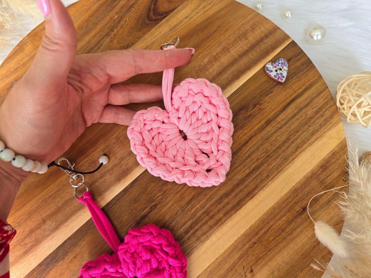 Heart keyring/bagcharm crochet DIY Kit - make 2