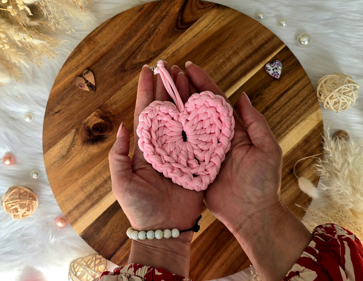 Heart keyring/bagcharm crochet DIY Kit - make 2