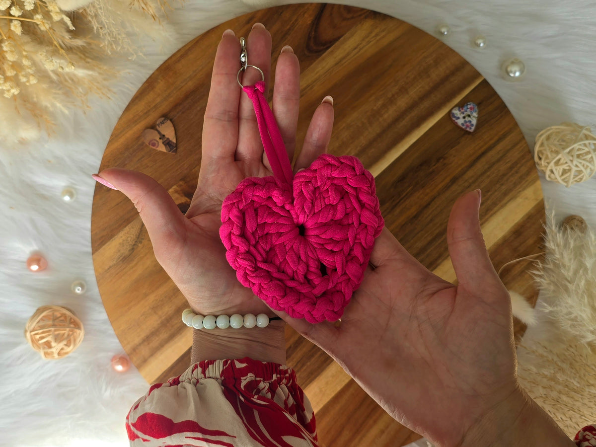 Heart keyring/bagcharm crochet DIY Kit - make 2