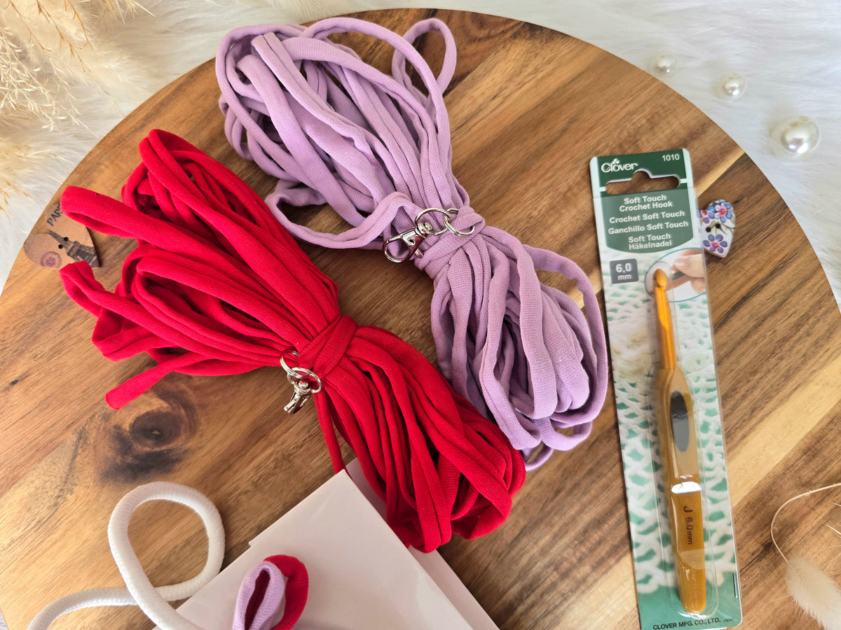 Heart keyring/bagcharm crochet DIY Kit - make 2