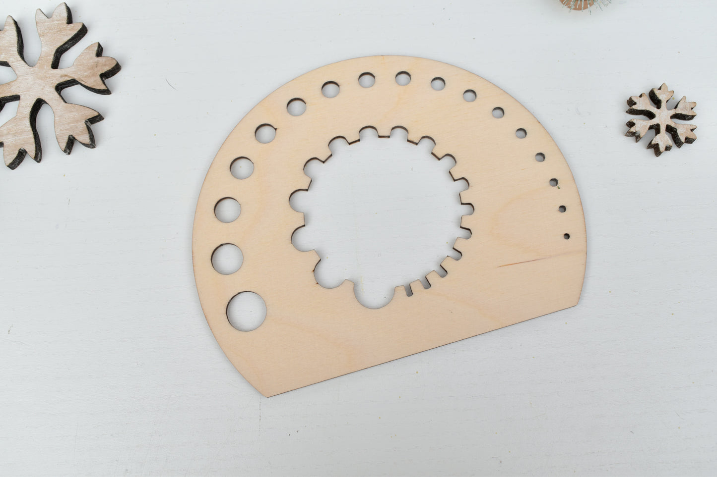 Large knitting needle gauge with ruler