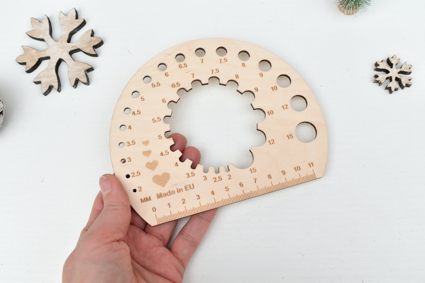 Large knitting needle gauge with ruler