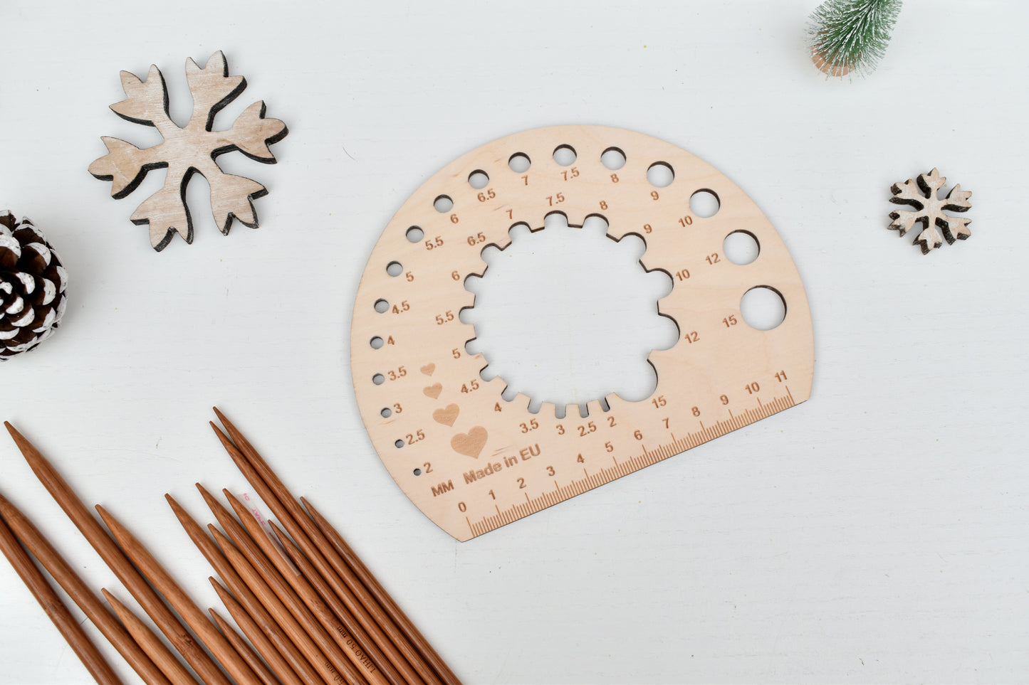 Large knitting needle gauge with ruler