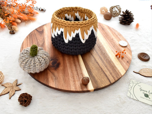 Crochet Storage Basket: Makeup brush holder