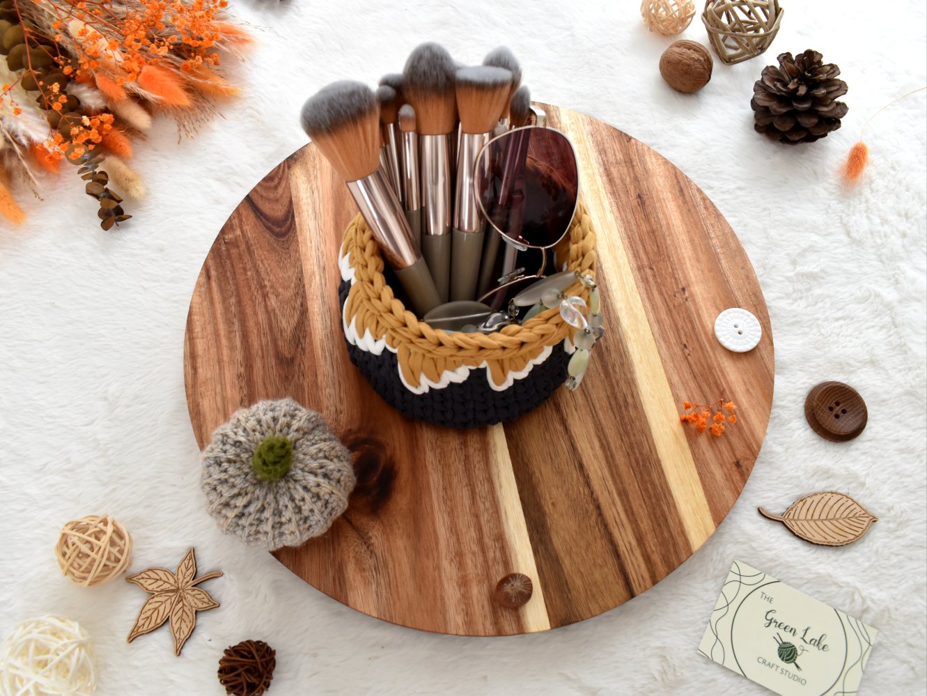 Crochet Storage Basket: Makeup brush holder