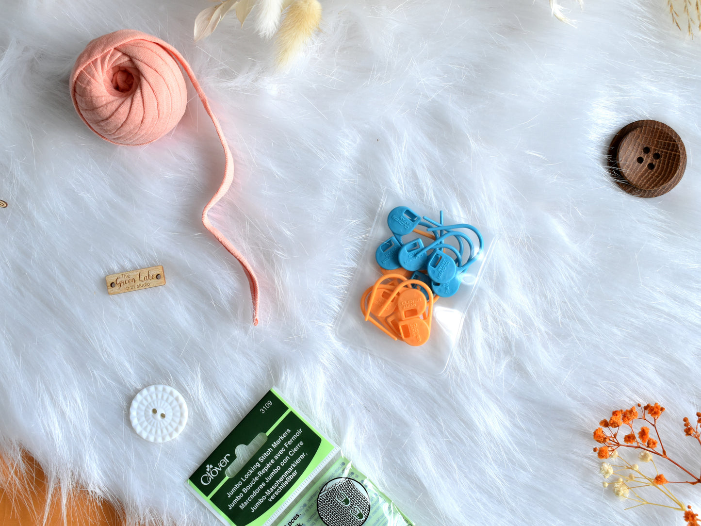 Clover large stitch markers: pack of 12pcs