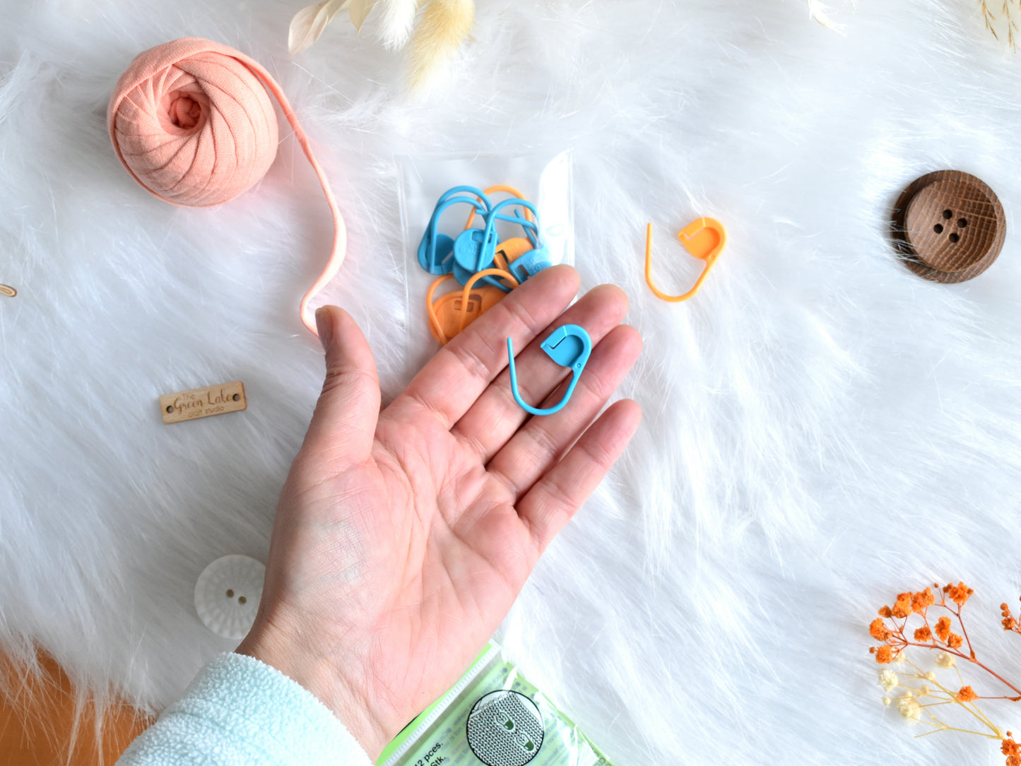 Clover large stitch markers: pack of 12pcs