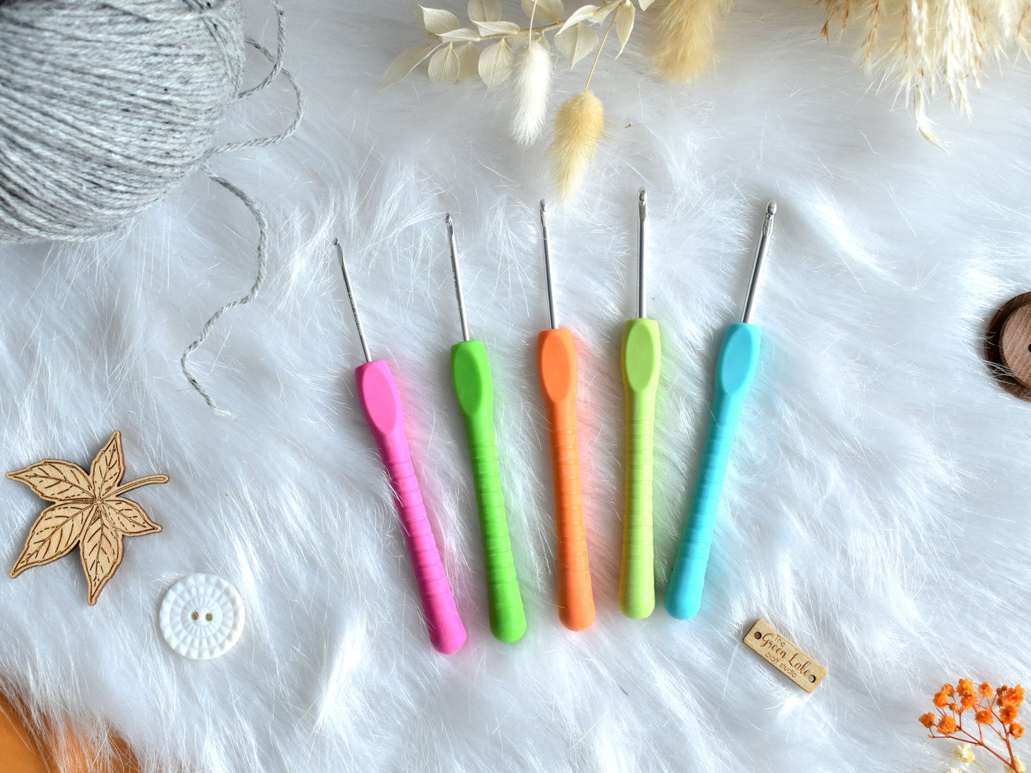 Pony crochet hook set: sizes 2mm, 2.5mm, 3mm, 3.5mm and 4mm