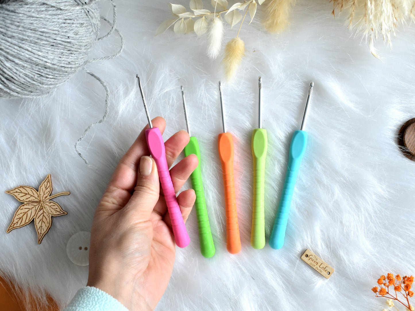 Pony crochet hook set: sizes 2mm, 2.5mm, 3mm, 3.5mm and 4mm