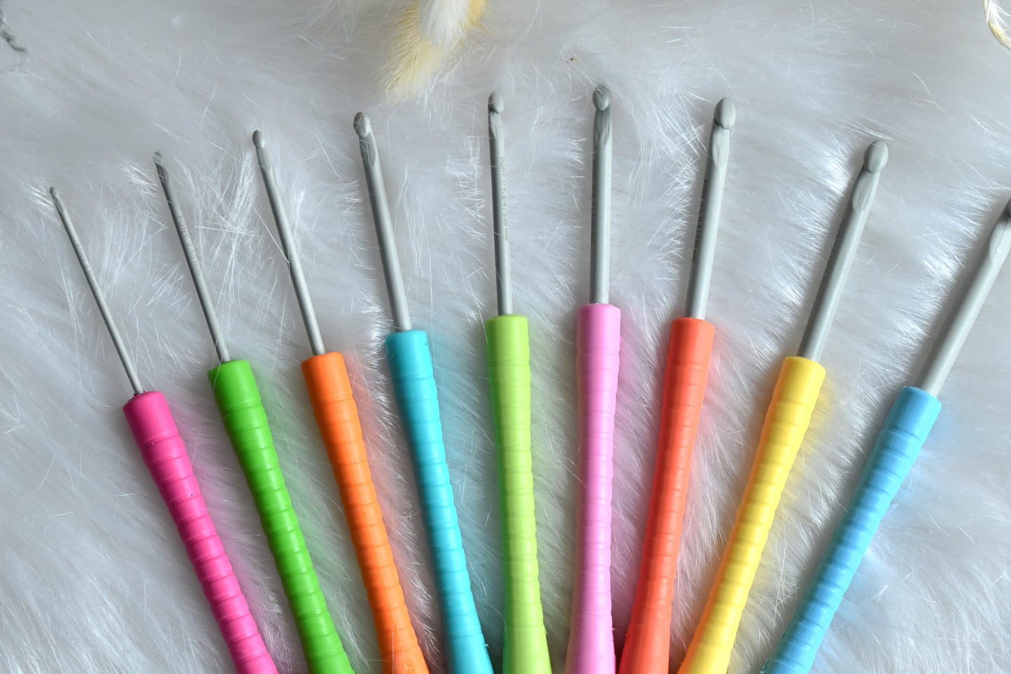 Pony crochet hook set: sizes 2mm - 6mm