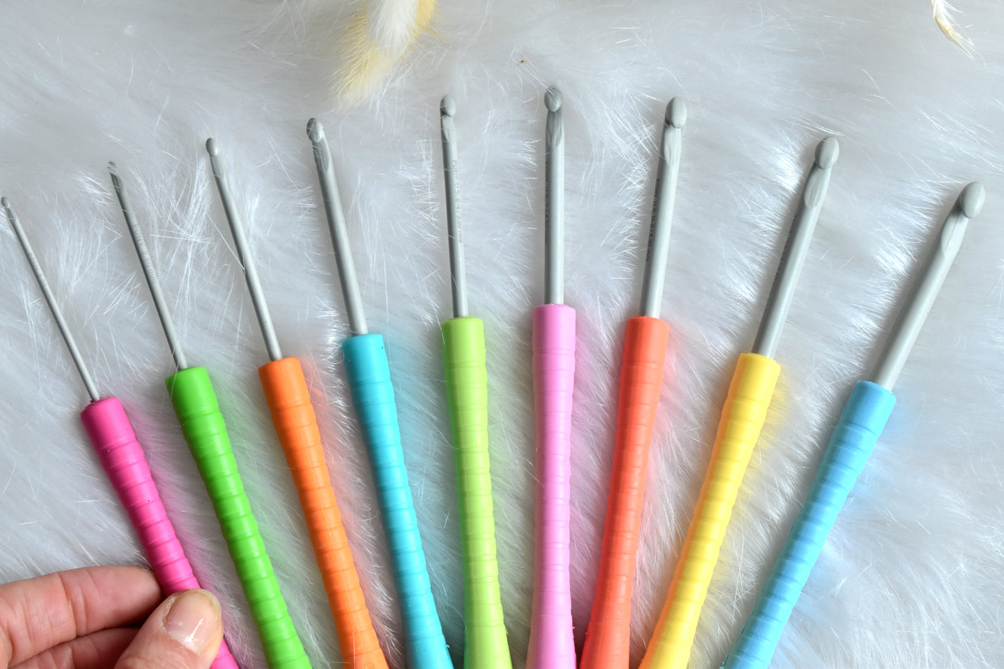 Pony crochet hook set: sizes 2mm - 6mm